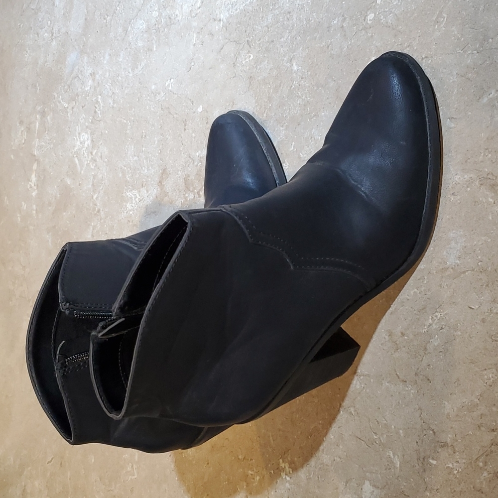 Dolce Vita Black Ankle Boot 11 Western